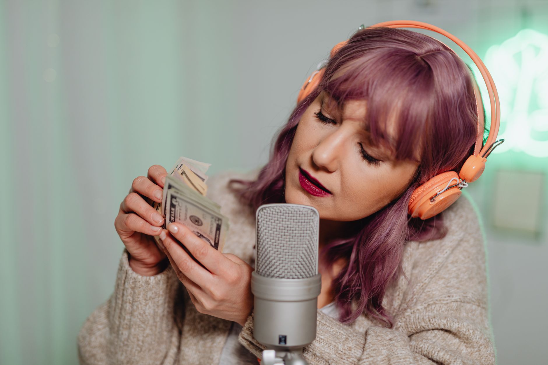 7 Podcast Monetization Strategies That Actually Work